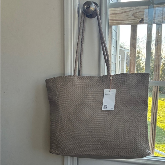 Quince Italian Leather Handwoven Large Tote - Picture 5 of 16